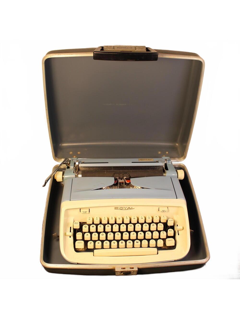 Royal Aristocrat Portable Typewriter w/ Case Tested Works USA Vintage 1960s